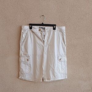 Classic White Cargo Shorts with Flat Front Design